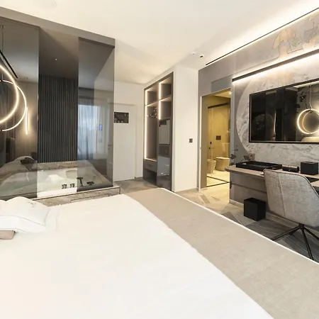 Tritone Luxury Piazza Del Popolo B&B 4*