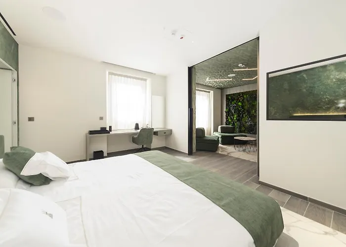 Tritone Luxury Piazza Del Popolo Bed and breakfast Roma