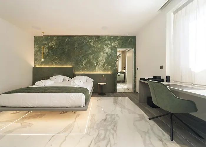 Tritone Luxury Piazza Del Popolo 4*