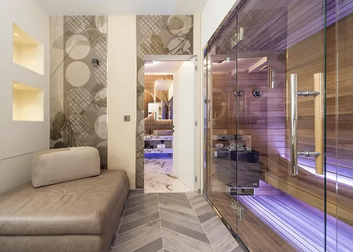 Tritone Luxury Piazza Del Popolo Bed and breakfast