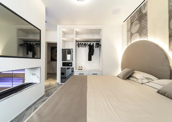 Tritone Luxury Piazza Del Popolo Bed and breakfast