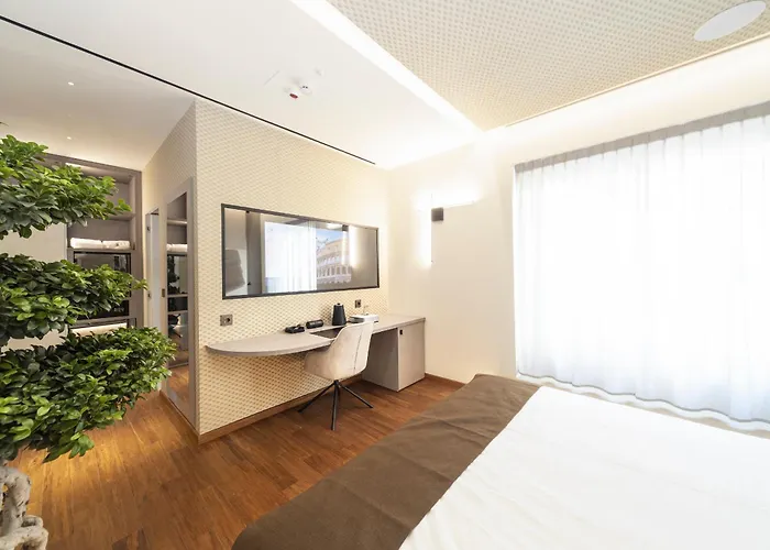 Tritone Luxury Piazza Del Popolo 4*