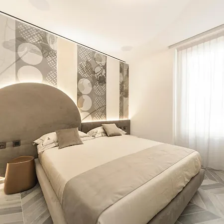 Tritone Luxury Piazza Del Popolo B&B *