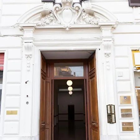 B&B Tritone Luxury Piazza Del Popolo 로마